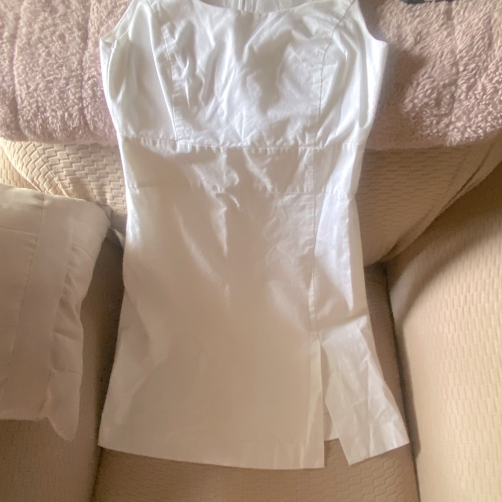 Very nice good condition white dress short.